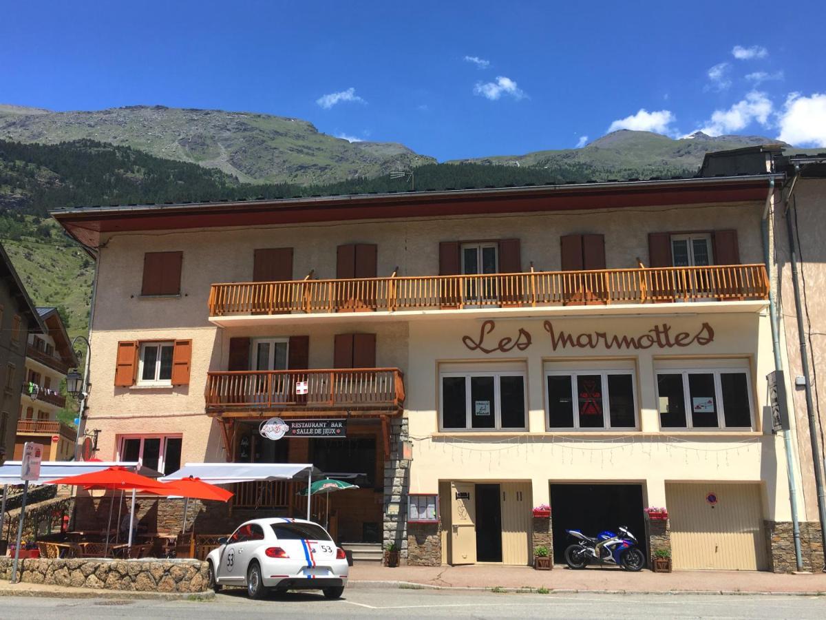 Chambres Avec Garage Motos Lanslebourg-Mont-Cenis Exterior foto